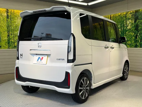 Honda N-BOX Custom