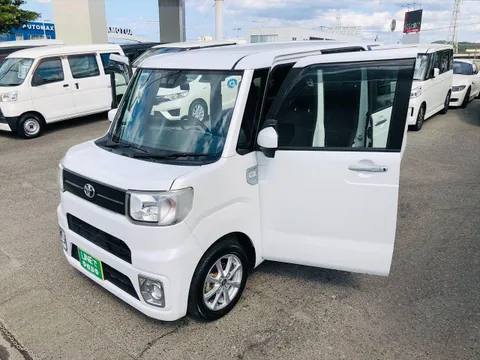 Toyota Pixis Mega