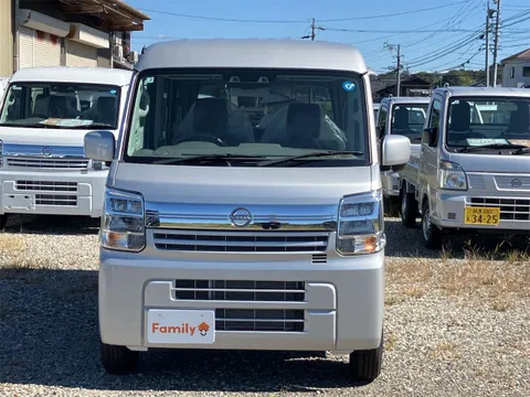 Nissan Clipper Van
