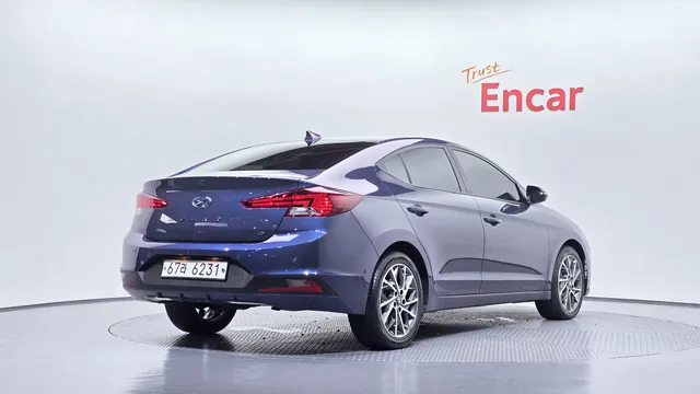 Hyundai Elantra (Avante)
