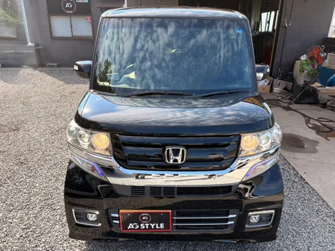 Honda N-BOX Custom