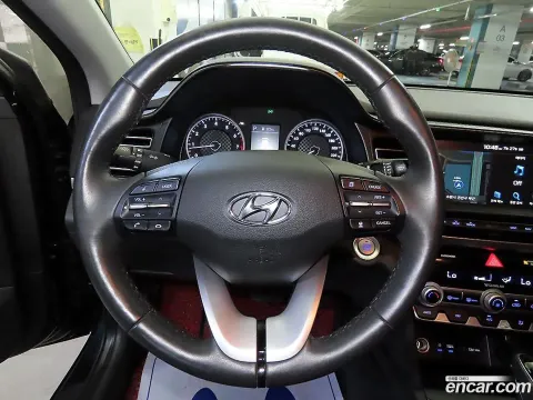 Hyundai Elantra (Avante)