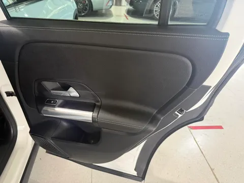 Mercedes-Benz Mercedes-Benz GLA