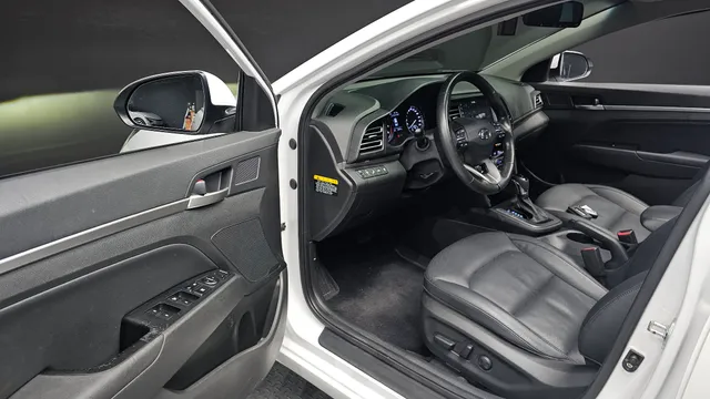 Hyundai Elantra (Avante)