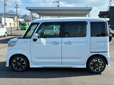 Suzuki Spacia Custom