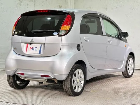 Mitsubishi I