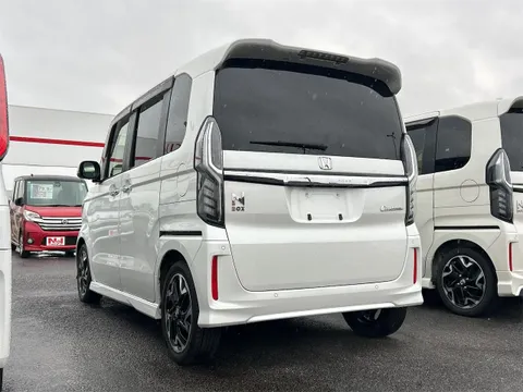 Honda N-BOX Custom