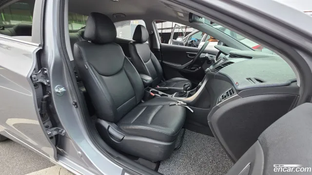 Hyundai Elantra (Avante)