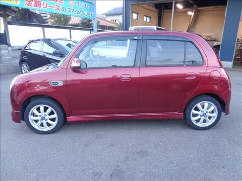 Daihatsu Mira Gino