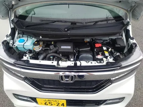Honda N-BOX Custom