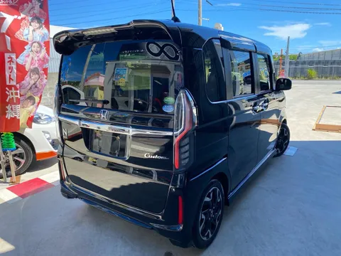 Honda N-BOX Custom