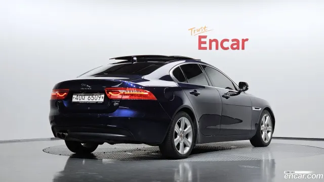 Jaguar XE