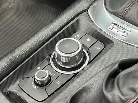 Mazda MX-5 (Roadster)