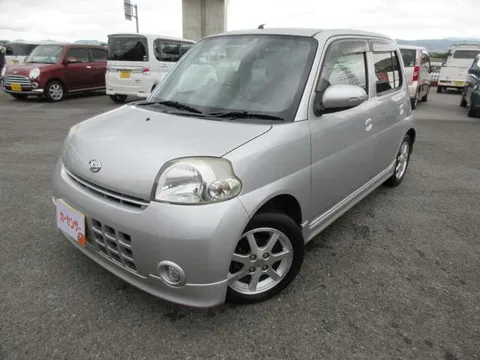 Daihatsu Esse