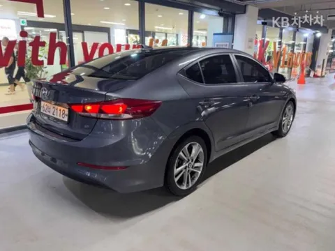 Hyundai Elantra (Avante)