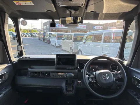 Honda N-BOX Custom