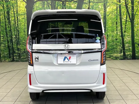 Honda N-BOX Custom