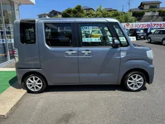 Toyota Pixis Mega