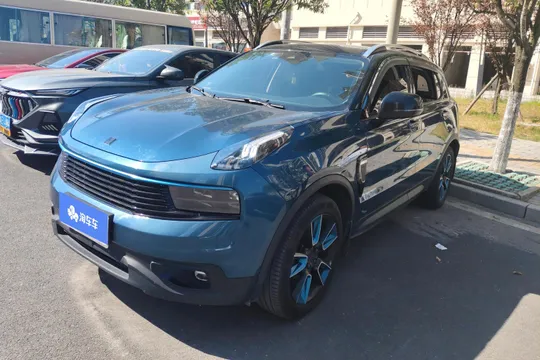 Lynk & Co 01