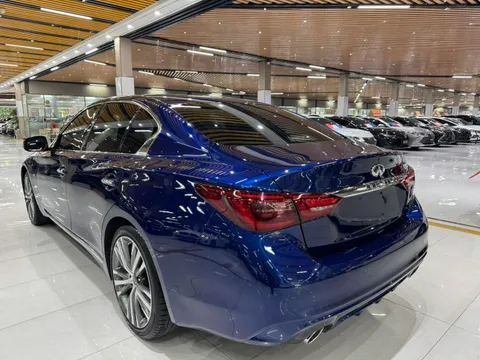 Infiniti Q50L