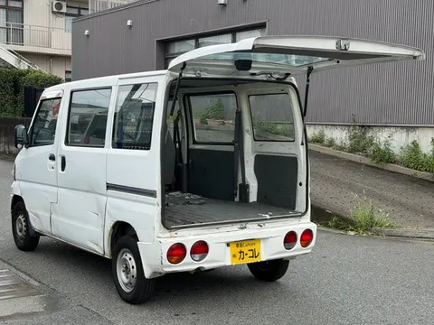 Mitsubishi Minicab Van
