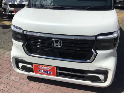 Honda N-BOX Custom