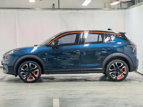 Lynk & Co Lynk & Co 06