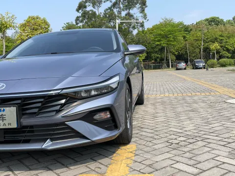 Hyundai Elantra (Avante)