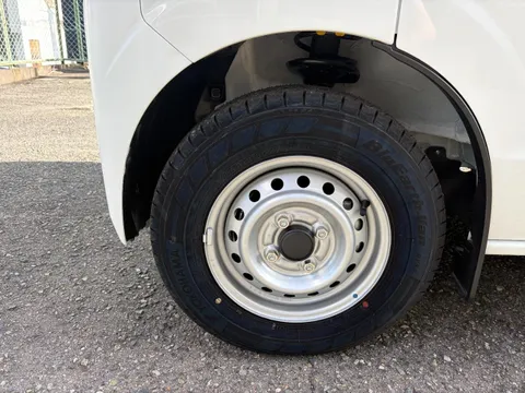 Nissan Clipper Van