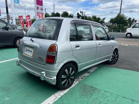 Daihatsu Mira Gino