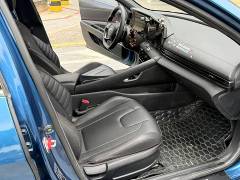 Hyundai Elantra (Avante)