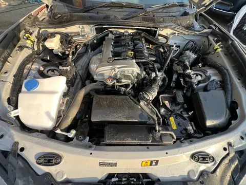Mazda MX-5 (Roadster)