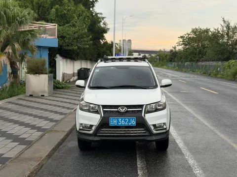 BAIC S3