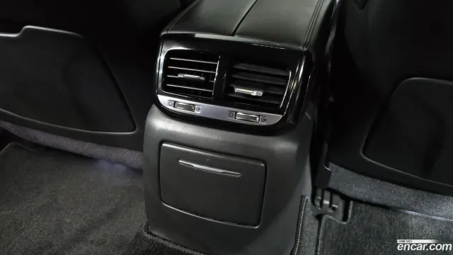 Genesis G90 (EQ900)