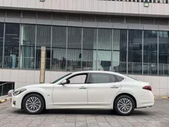 Infiniti Q70