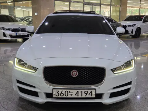 Jaguar XE