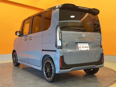 Honda N-BOX Custom