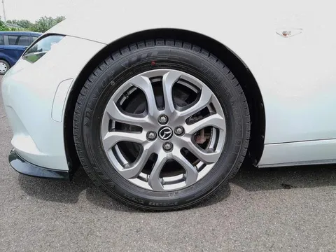 Mazda MX-5 (Roadster)