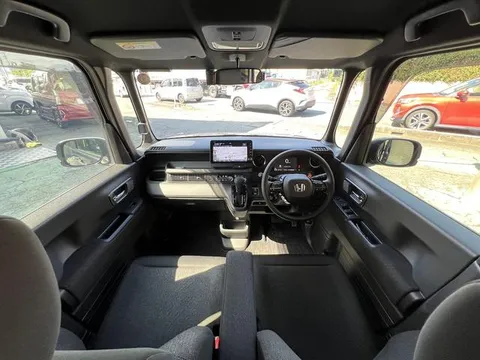Honda N-BOX Custom
