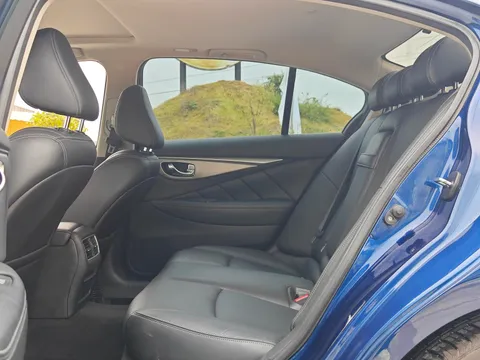 Infiniti Q50L