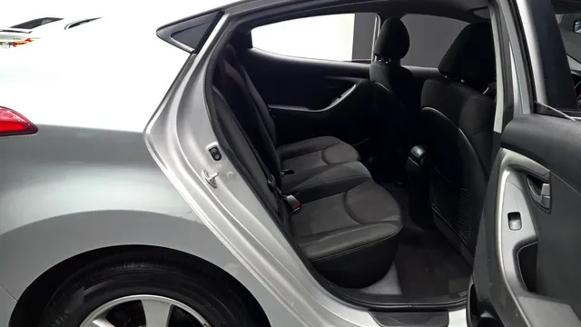 Hyundai Elantra (Avante)