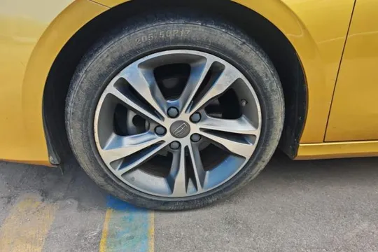 Geely Binray