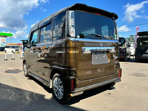 Suzuki Spacia Custom