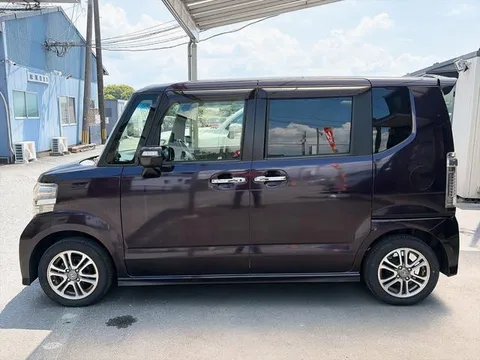 Honda N-BOX Custom