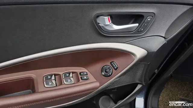 Hyundai Grand Santa Fe (Maxcruz)