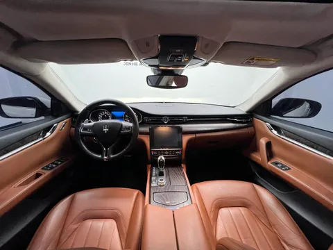 Maserati Quattroporte
