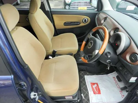 Daihatsu Mira Gino