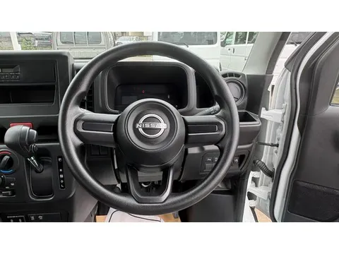 Nissan Clipper Van
