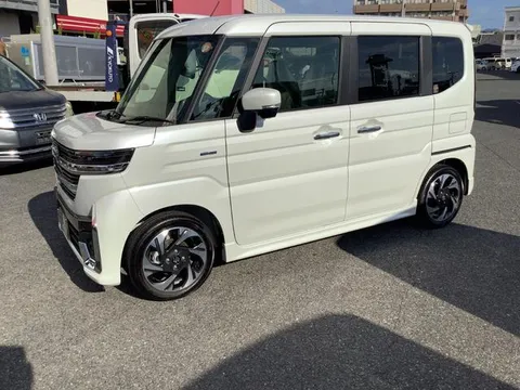 Suzuki Spacia