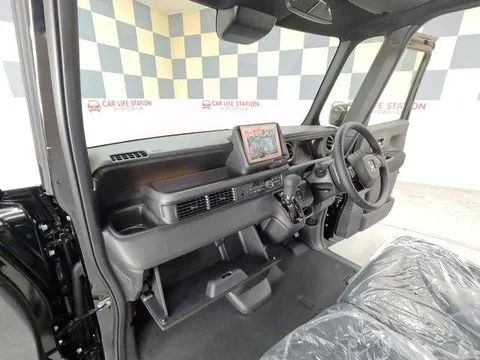 Honda N-BOX Custom